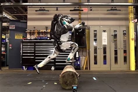 Atlas Il Robot Di Boston Dynamics Fa Anche Il Parkour Video