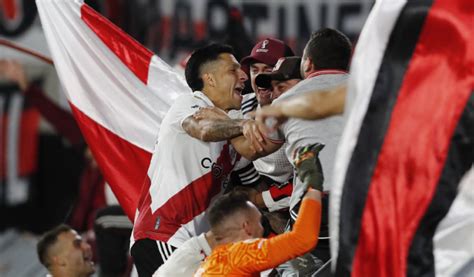 Falleció Un Hincha De River Plate Tras Caer Desde La Sívori Alta Del Monumental Esto En Línea