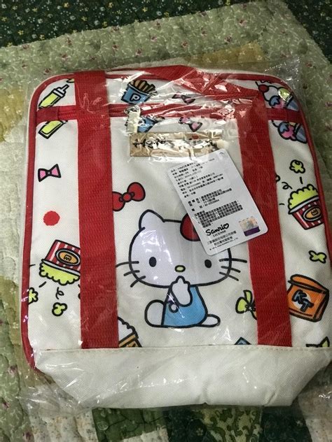 台灣正版授權 三麗鷗 Hello Kitty 斜背包 她的時尚 包包與錢包 皮夾、卡片套在旋轉拍賣