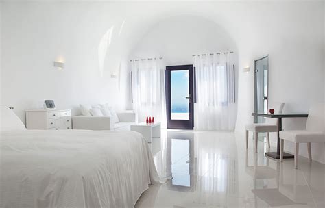 Chromata Santorini • Hotel Review By