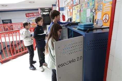 En imágenes El colegio Laviada se rebela contra los bulos La Nueva