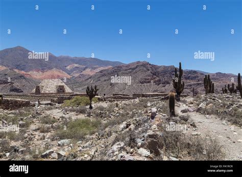 Pir Mide De La Fortaleza Pre Inca Pucar De Tilcara En El Noroeste De