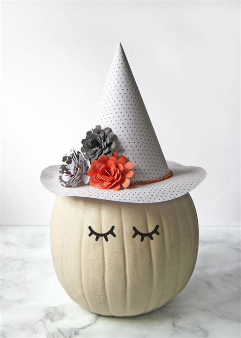 9 Stylish DIY Witch Decorations For Halloween - Shelterness