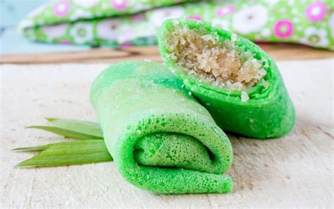 18 Most Popular & Traditional Indonesian Desserts - Nomad Paradise