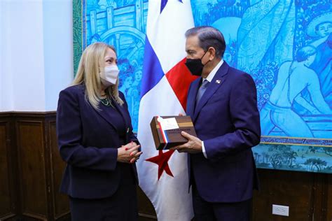 Presidente Laurentino Cortizo Recibe A Mesa Directiva Del PARLATINO