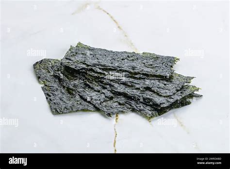 Korean Nori Seaweed Chips Heap Snack Stock Photo Alamy