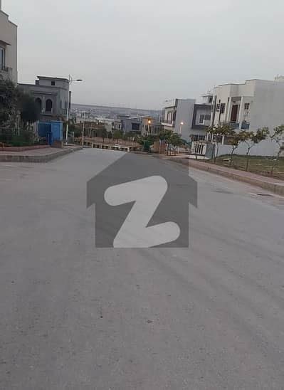 13 Marla Plot Extra Land Front Is 180 Feet In I Block Bahria Town