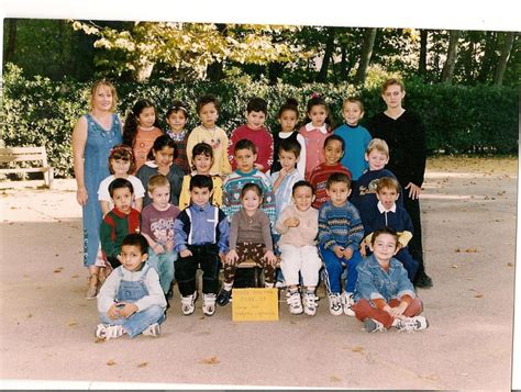 Photo De Classe Classe Des Moyen Grand 1998 1999 De 1998 Ecole