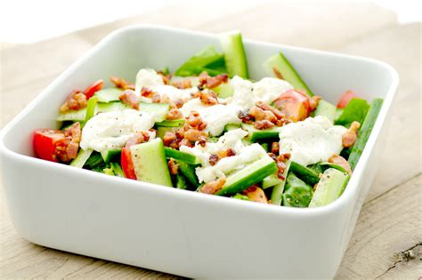 Spinazie Salade Met Tomaten Komkommer En Geitenkaas Voedzaam Snel