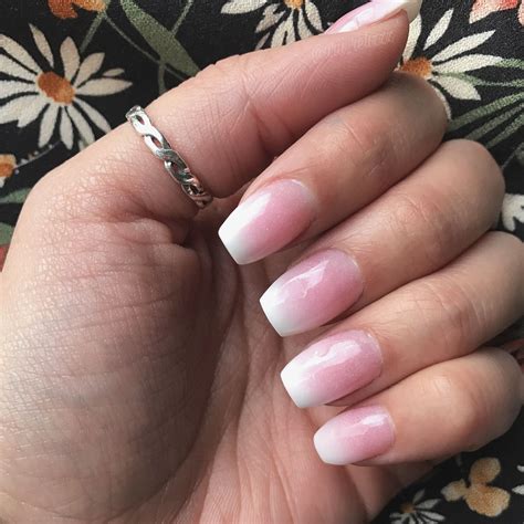 Get Flawlessly Stunning Nails With Pink And White Ombre Gel Heres How