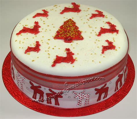 Kitchen Delights: Iced Reindeer Christmas Cake