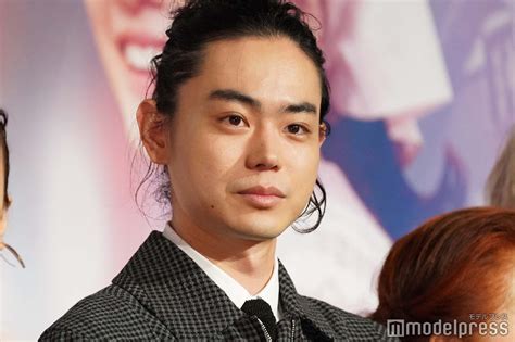 画像2 3 菅田将暉の弟・こっちのけんと「サンジャポ」で自宅公開 兄弟のエピソードも明かす「カラオケで僕が兄の曲を歌うと」 モデルプレス