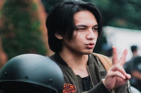 Penasaran Dengan Sosok Pria Yang Cium Jefri Nichol Ini Dia Entertainment