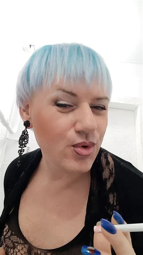 Sonyastar Sexy Smoke Long Nails Blue Hair Lipstick Dildo Shemale Amateur Amateur Porn Xhamster