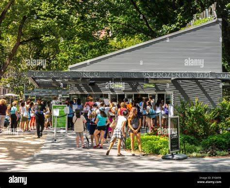 The Shake Shack, Madison Square Park, NYC Stock Photo - Alamy