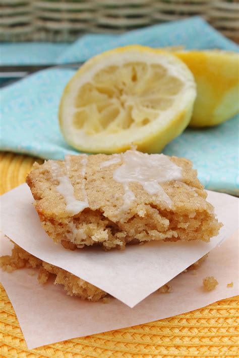 Lemon Crumble Oat Bars