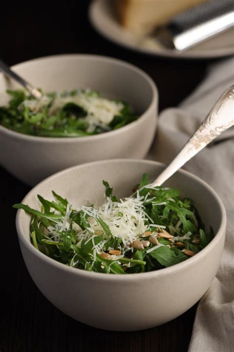 Recette De Salade De Roquette Parmesan Facile Et Rapide Marie Claire