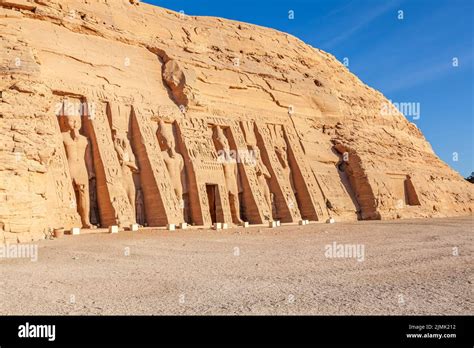 Fachada Del Templo De Nefertari La Reina Del Fara N Rams S Ii En Abu