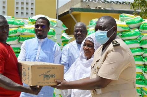 Touba Solidarité Ramadan Le Ministre Moussa Sanogo fait don de 43