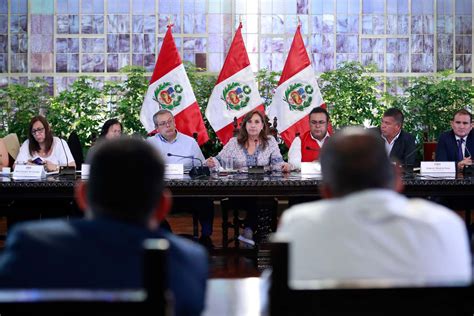 Presidenta De La República Dina Boluarte Sostuvo Reunión De Trabajo Con Alcaldes Y