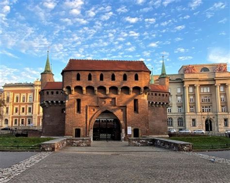 The Ultimate Guide to the Barbican Krakow - KrakowBuzz