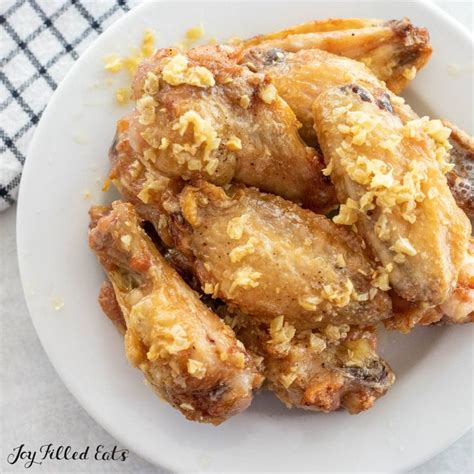 Crispy And Flavorful Garlic Butter Chicken Wings