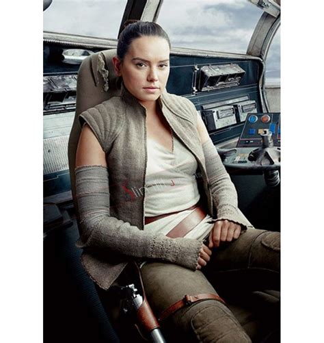 Daisy Ridley Star Wars Outfit