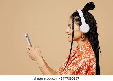 Categoría Joven latina pastelería de fotos e imágenes