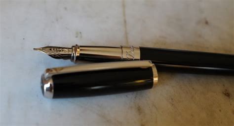 Grand Stylo Plume S T Dupont Elysee Laque Noire Platinum Plume Or