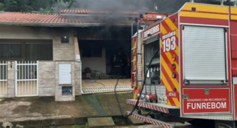 Homem Ateia Fogo Na Casa De Ex Companheira E Mata Seis Gatos