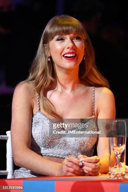 1177 Taylor Swift Brit Awards Photos And High Res Pictures Getty Images