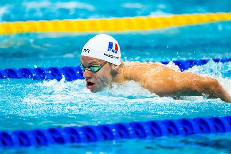 Mondiaux de natation Léon Marchand décroche largent sur le 200m