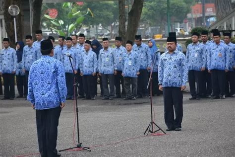 Daftar Penerima Thr Dan Gaji Ke Tahun Mulai Dari Pns Hingga