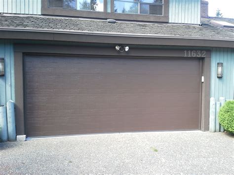 This Clopay Classic Premium Garage Door In A Flush Panel Compliments