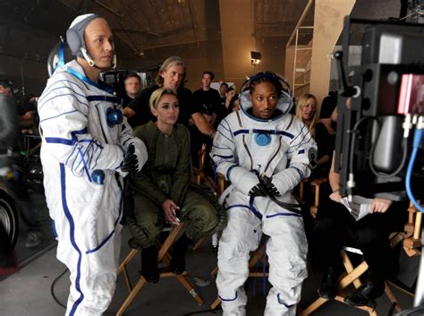 Miley Cyrus Strips Down Naked Wears Metallic Body Paint For Futures Real And True Music