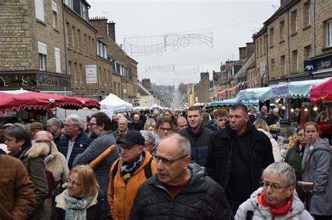 En Images Foire Saint Martin Saint Hilaire Du Harcou T La Foule Au