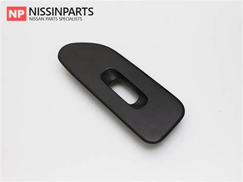 Nissan Cefiro A Left Front Passengers Window Switch Surround