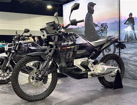 Can Am prezintă un teaser video cu un adventure bike electric Motobikes