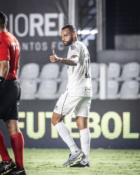 Veja quem foi bem e quem foi mal na vitória do Santos sobre o Guarani