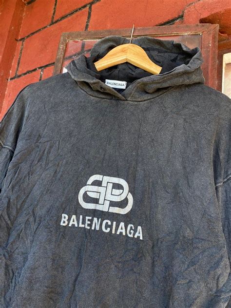 BALENCIAGA, Luxury, Apparel on Carousell