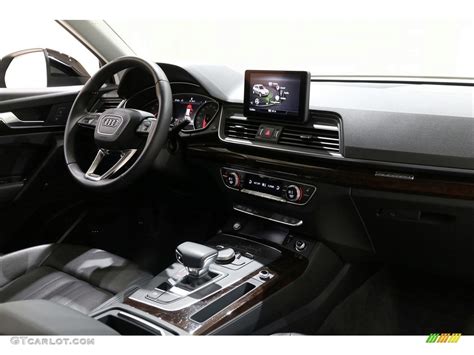 2019 Audi Q5 Premium quattro Black Dashboard Photo #137019897 ...