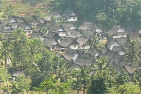 Mirip Desa Suku Baduy Gaya Hidupnya Unik Kampung Adat Di Jawa Barat