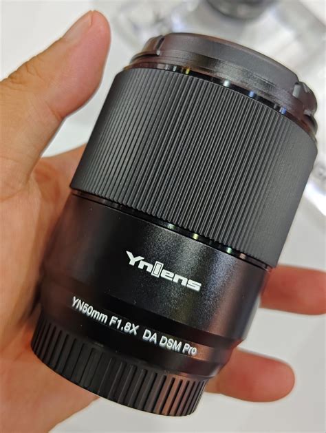 New Yongnuo Yn Mm F R Df Dsm Af Lens For Canon Rf Mount On Display