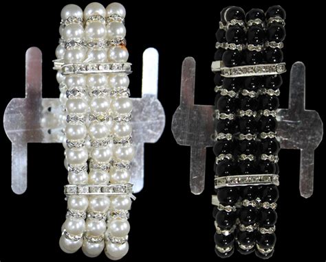 5776 3 Row Pearl And Rhinestone Wristlet