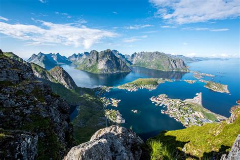 Reinebringen Summit, Lofoten Islands • Summit » outdooractive.com