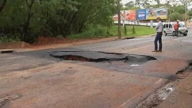 Bom Dia Cidade Rio Preto Rua Onde Carro Caiu Em Buraco Aberto Pela