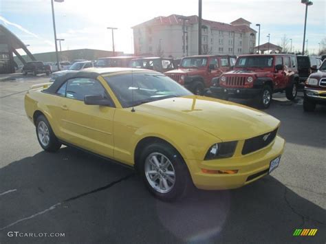 2006 Screaming Yellow Ford Mustang V6 Premium Convertible 88349269 Photo 2