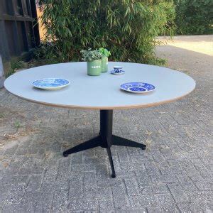 Tafel Organische Vormen Oud Is Nieuw Biddinghuizen