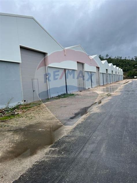 Arrendamento de Espaço comercial ou armazém na rua Dom Manuel de Melo