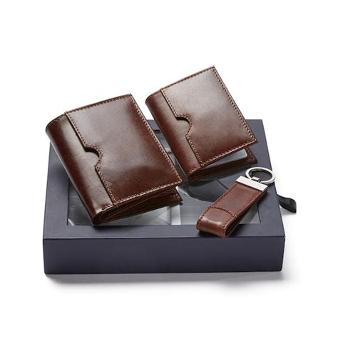 Premium Psd Mens Stylish Modern Leather Wallet And Key Ring